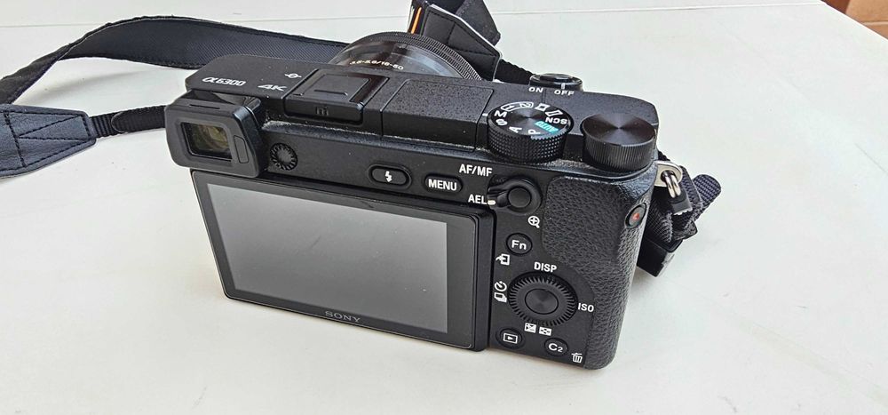 Sony a6300 with 16-50mm lens + various accessories, no signs of use64284523384705123