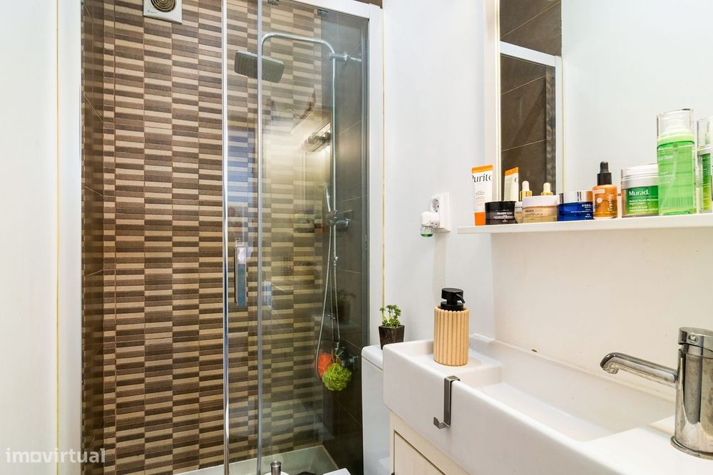 Apartamento T3 em Massamá Norte com terraço