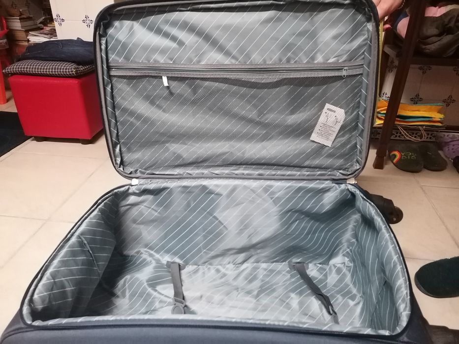 Mala de Viagem praticamente nova