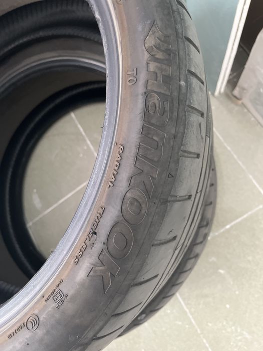 Pneus Tesla (T0) 235/40 R19 (par)