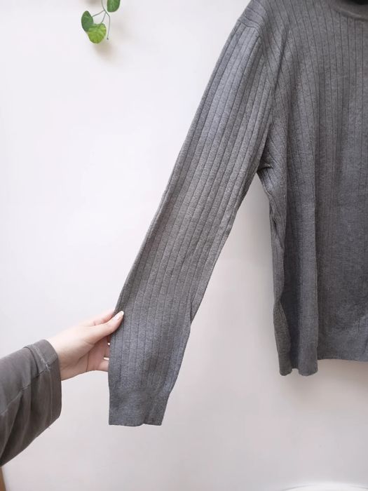Camisola Cinzenta de Malha Fina de Homem