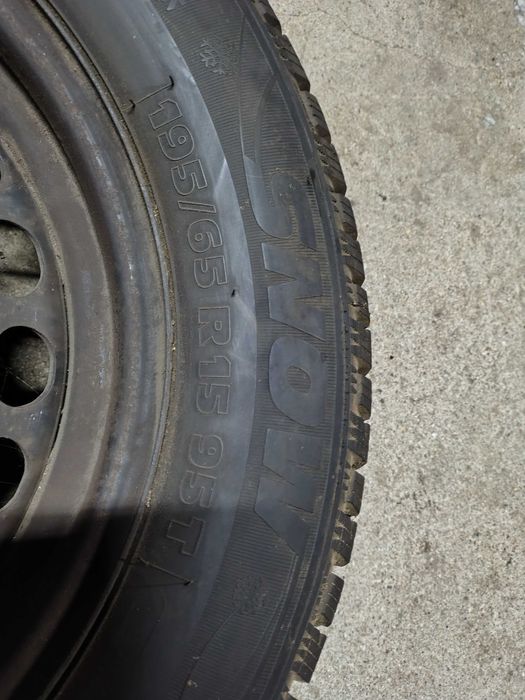 Sprzedam 4 opony zimowe 195/65 R15