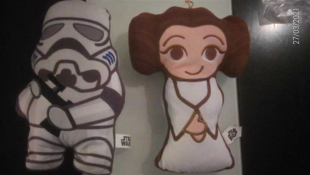 2 Peluches Star Wars -> Troca