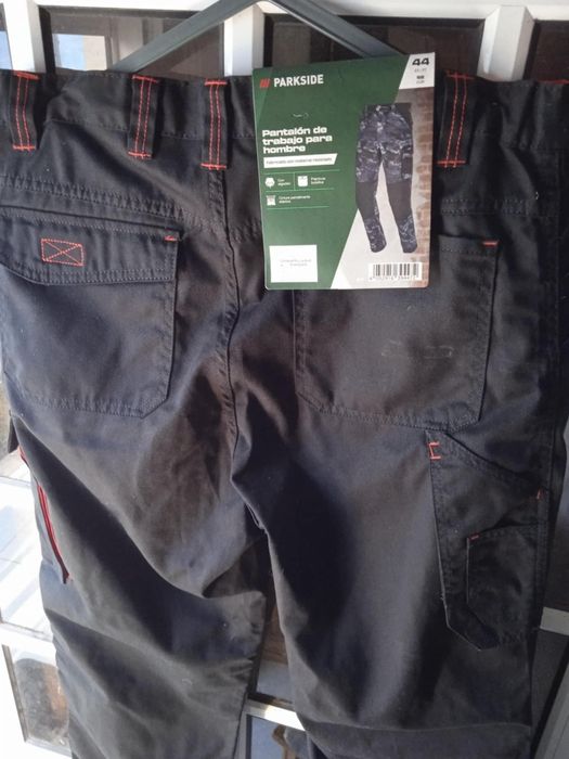 Vendo calças de trabalho, cor preta tamanho 44
