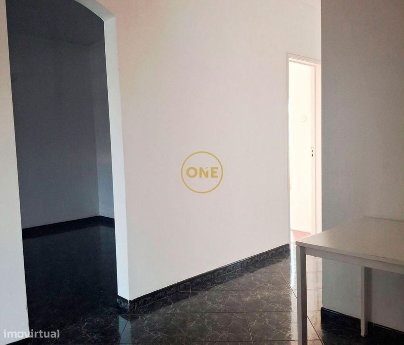 Apartamento T2 no Fogueteiro, Amora – 4º Andar com Excelentes Áreas