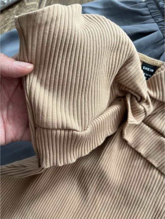 Бавовняне бежеве боді в рубчик