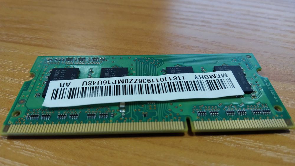 Оперативна пам'ять RAM DDR3 1Gb Samsung 1R*8 M471B2873FHS-CH9