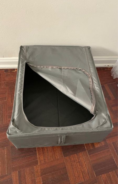 Caixa de arrumação “SKUBB” cinza escuro 53x43x19cm em bom estado