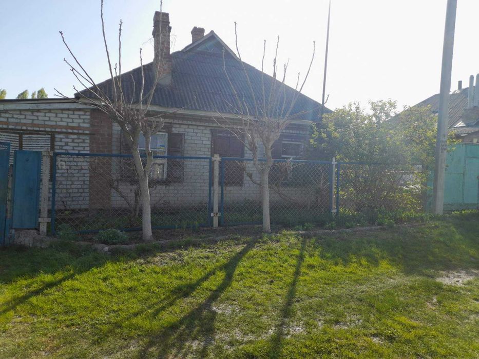Продається житловий будинок в районі педучилища