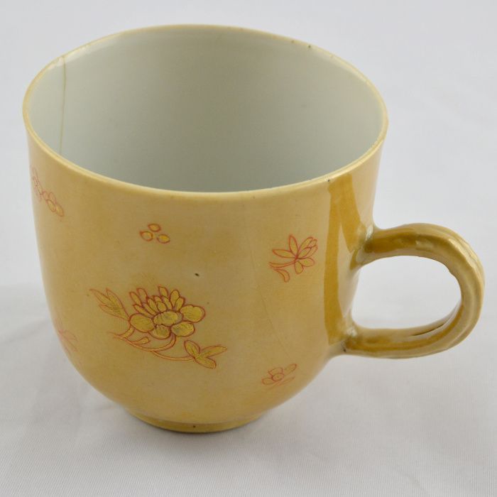 Rara Chávena de café, dourados e “rouge de fer” – séc. XVIII -Qianlong