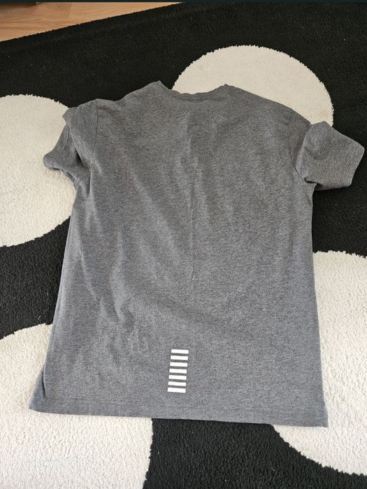 Koszulka Armani M stan idealny .