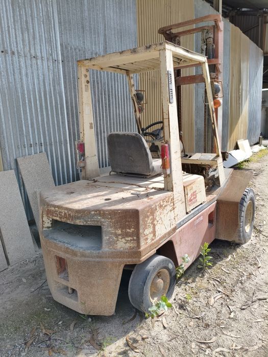 Empilhador Nissan 2.5
