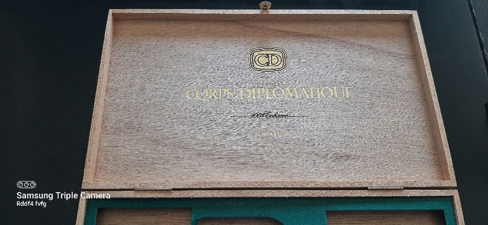 Caixa madeira Charutos CORPS DIPLOMATIQUE