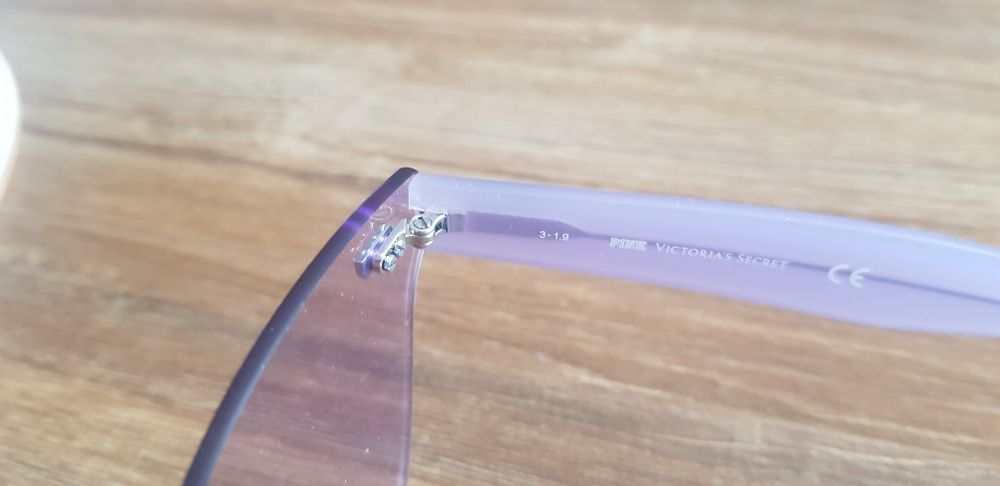 Okulary przeciwsłoneczne Pink Victoria's Secret liliowe