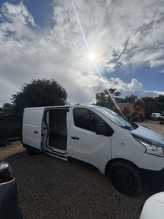 Renault Trafic 3 lugares Fibrada 2016