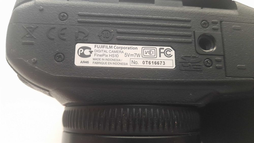 Aparat cyfrowy Fujifilm Finepix S10 Zoom x 30