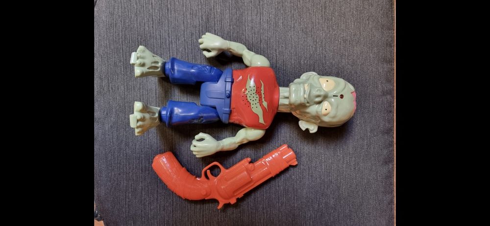 Interaktywny zombie, zombi