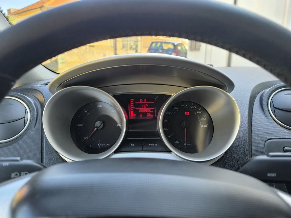 SEAT Ibiza 6j 1.9TDI 105Cv
