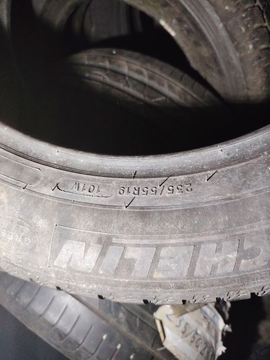 235 55R19 Michelin