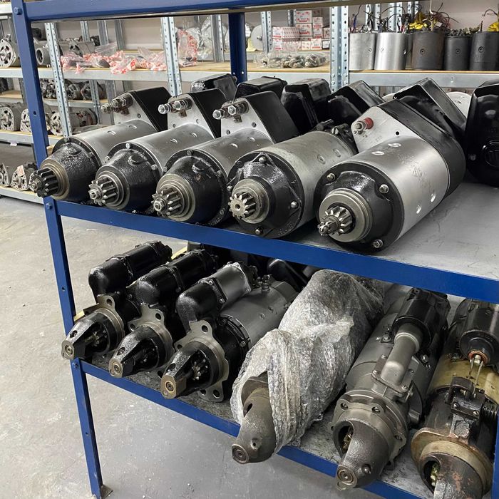 Rozrusznik Alternator JCB lkt Hanomag  Komatsu Cummins Liebherr R30