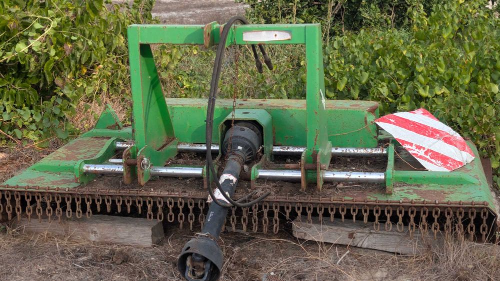 Trator Kioti DK904C 94cv com alfaias – 2009