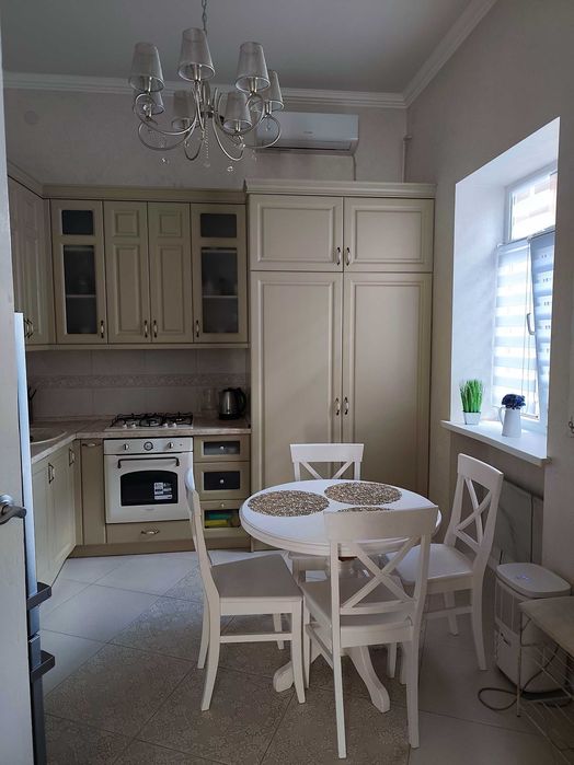 Чудова квартира в історичному центрі, Корятовича