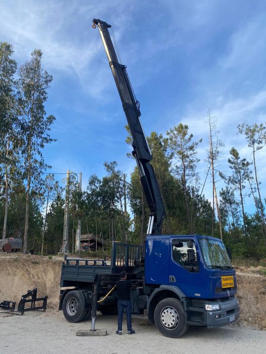 Vendo Camião Renault com grua Hiab 260