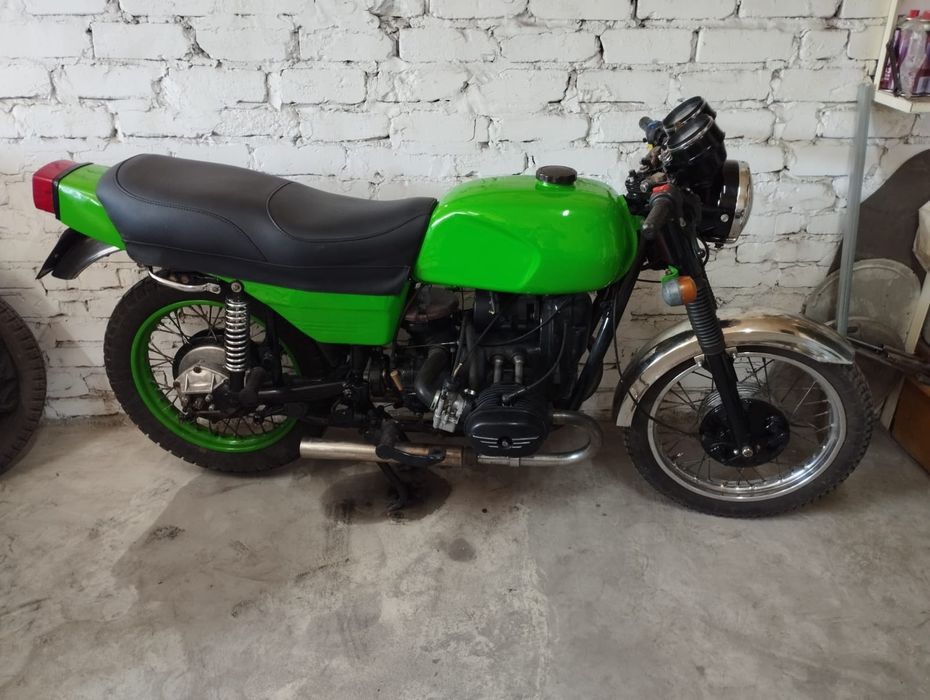 Продам мотоцикл Урал М-6736