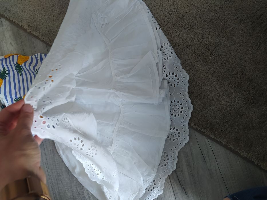 Piękna sukienka 128/134../25zł