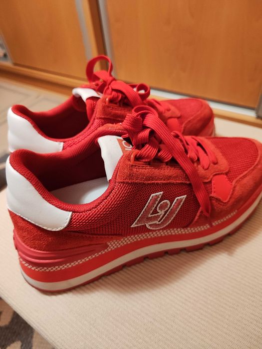 Sapatilhas marca Liujo novas