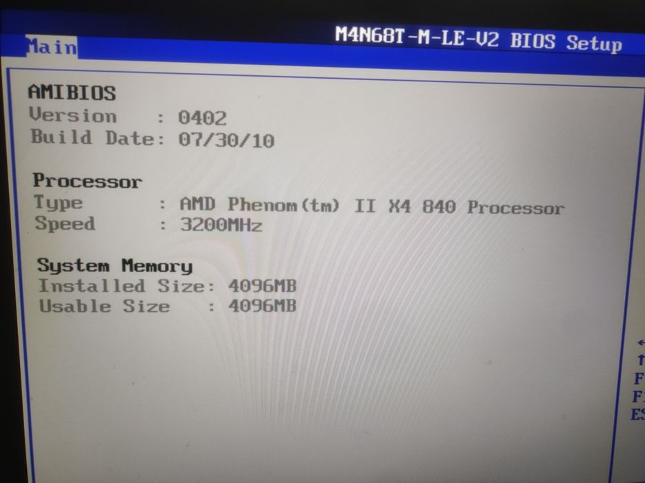 Monitor, komputer, głośniki, klawiatura