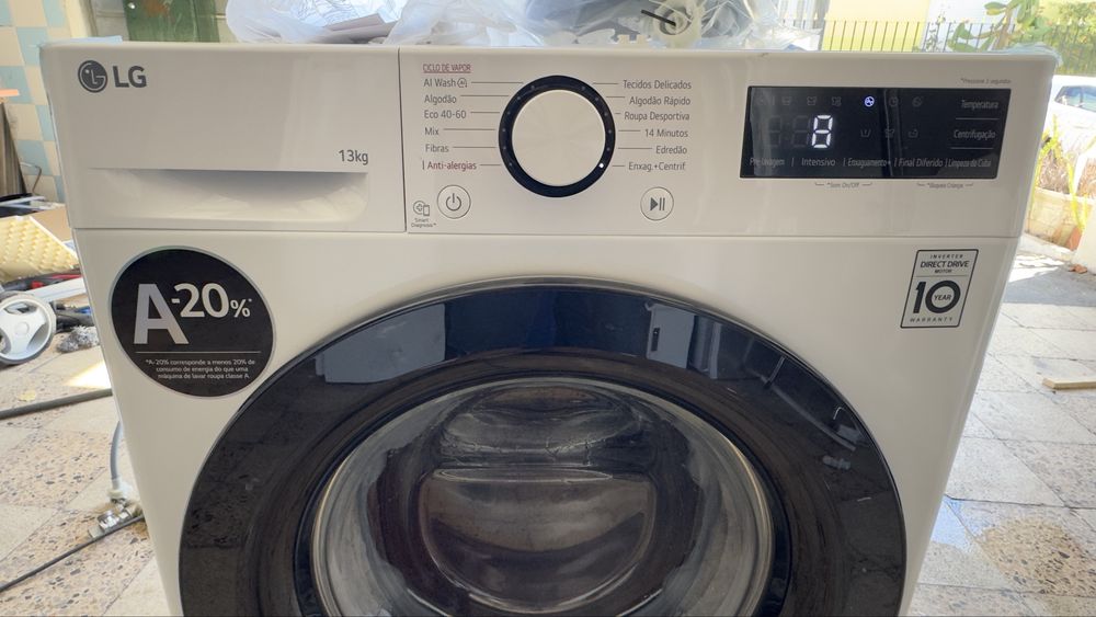 Máquina de Lavar Roupa LG F4WR5013A6W (13 kg - 1400 rpm - Branco)