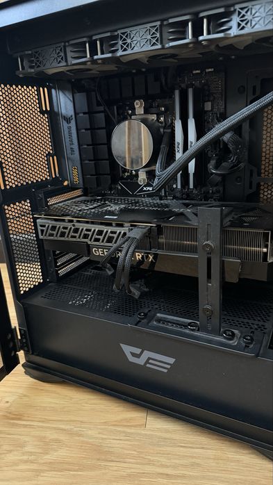 PC gaming Rtx 4090 + Ryzen 7 7700x + 32 gb DDR5
