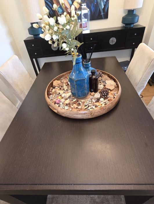 Mesa de jantar maciça extensível