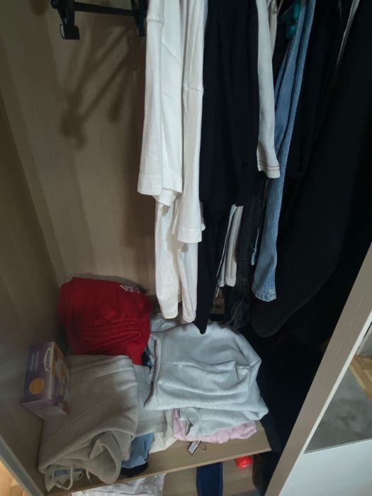 Vendo roupeiro em otimo estado!!-reservado