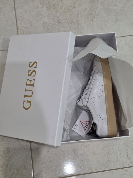 Жіночі кеди Guess 39 розмір