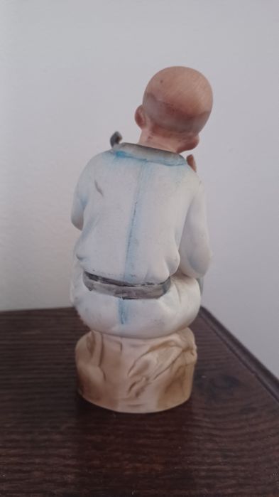 Figura chinesa em bisque