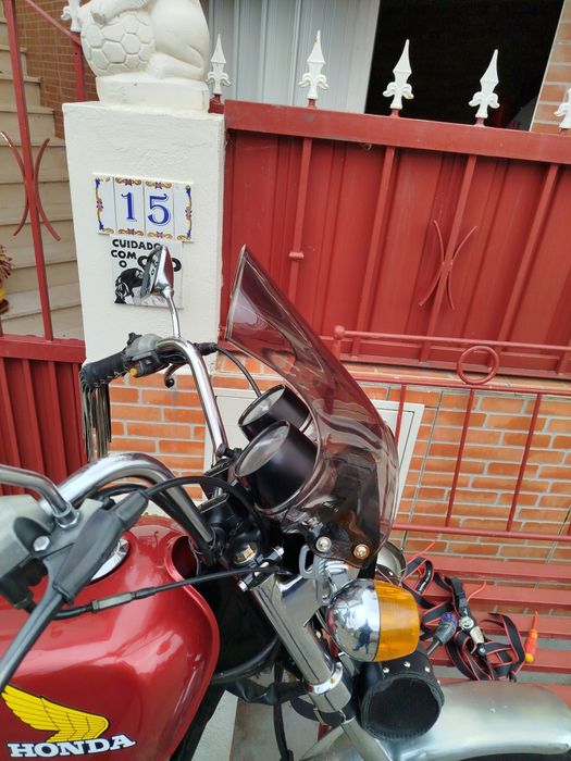 Honda custom cm 125