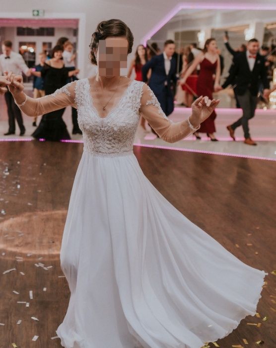 Suknia ślubna, odpinane rękawy, muślinowy dół