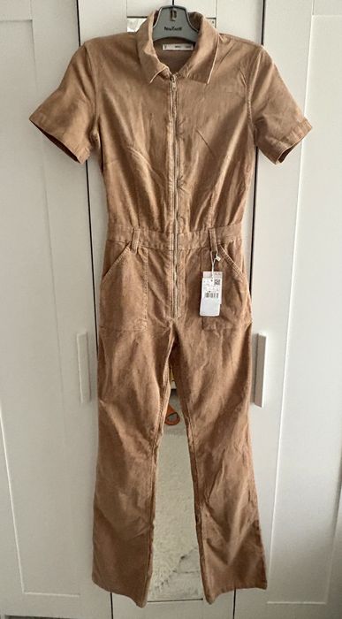 Kombinezon sztruksowy mango