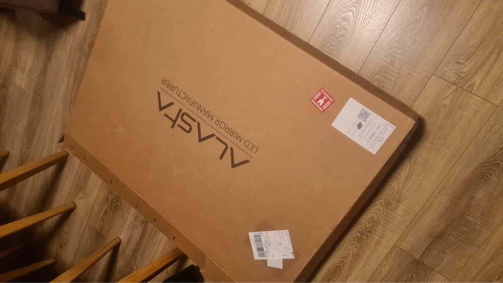 Porzadne drewniane lustro Alasta 100x70cm