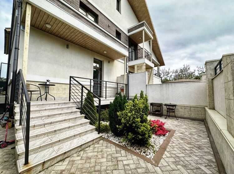 Замечательный дом в Совиньоне, бассейн