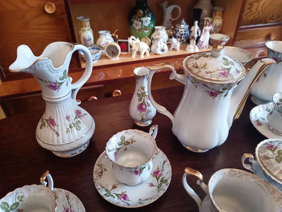 Porcelanowy zestaw kawowy CHODZIEŻ