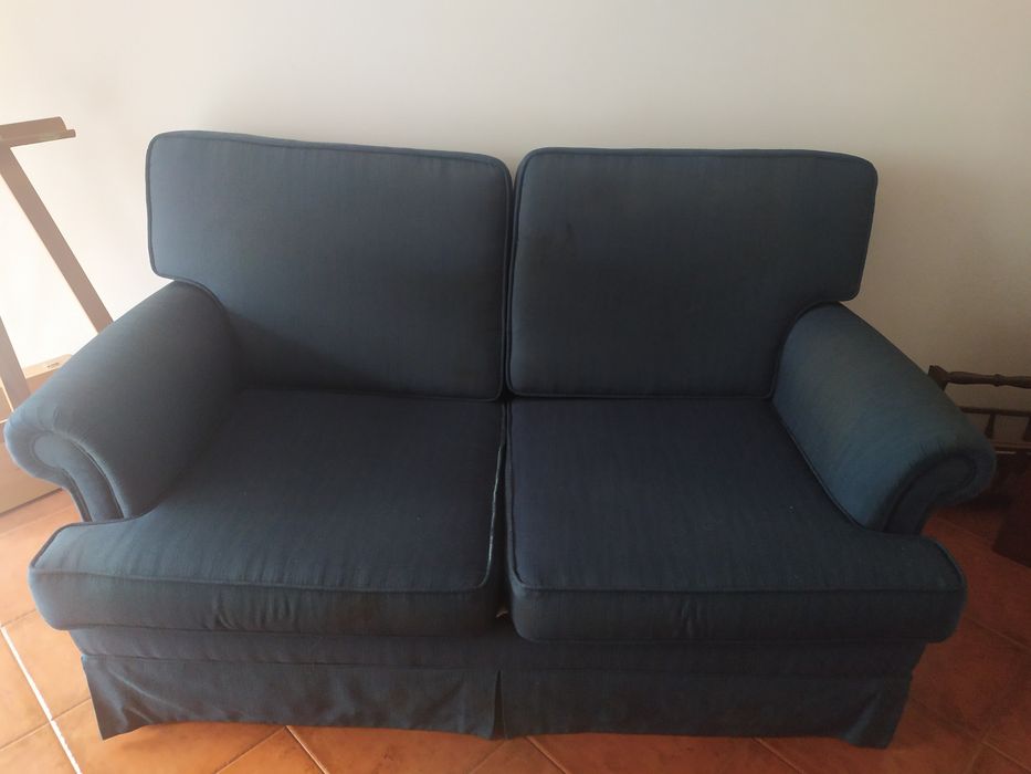 Sofá de 2 lugares azul