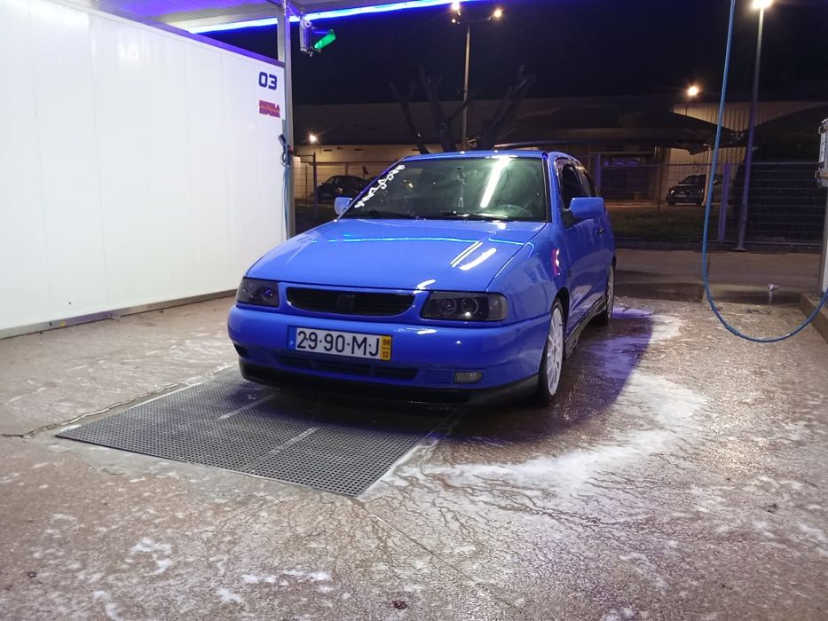SEAT Ibiza impecável