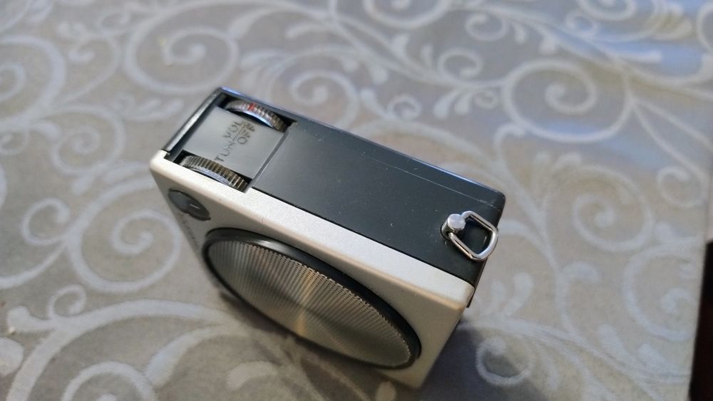 Sony  8 transistores 2R-21