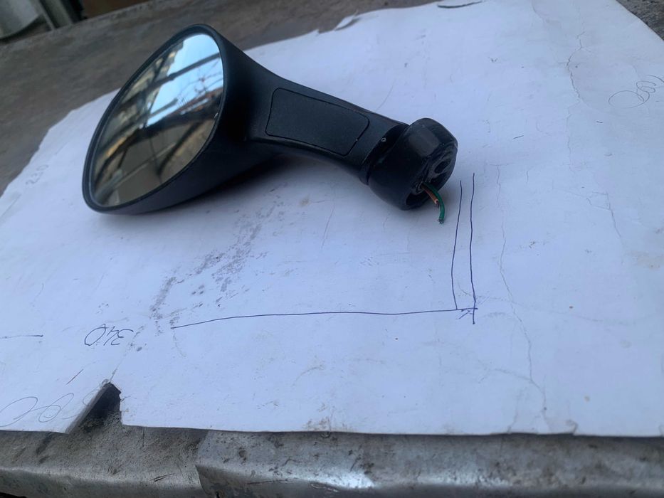 Мото зеркало левое.