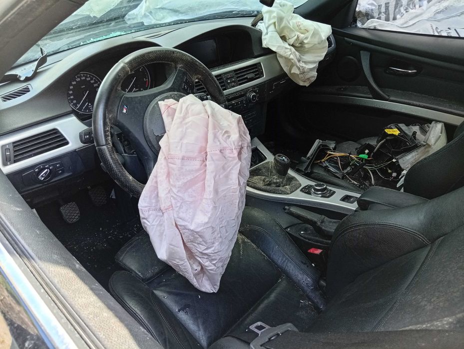 Peças BMW 320D lci E93
