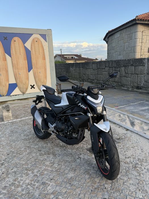CFMOTO 450NK.