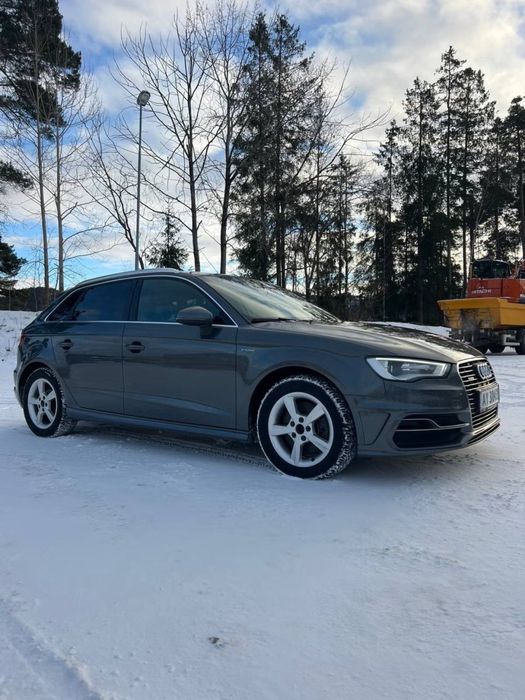 Audi a3 2015p 1.4l plug-in Європейський без ДТП